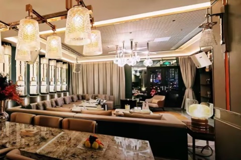 夜场酒水促销员招聘 日结1300-1800元提供住宿